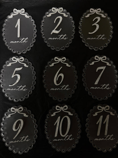 Scalloped Bow Milestone Set